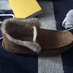 Uggs men’s house shoes (US Men: 11)